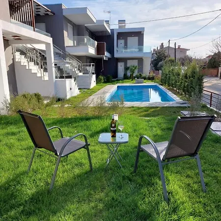 Ofrynio Luxury & Pool Apartment Ofrinion