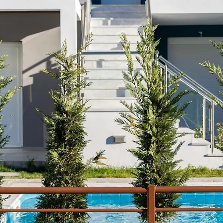 Ofrynio Luxury & Pool *