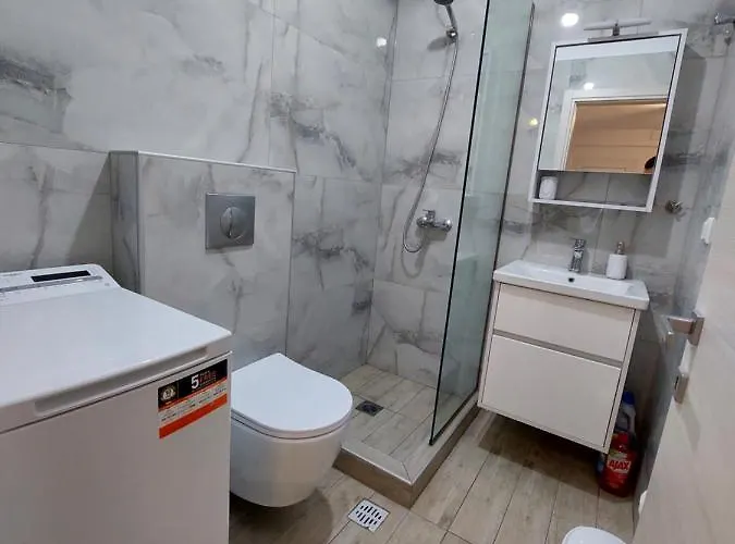 Ofrynio Luxury & Pool Apartment